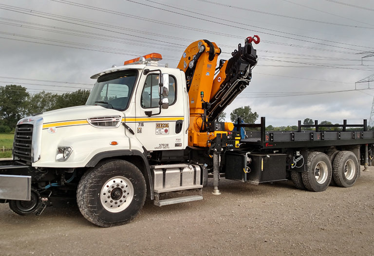 Leasing Hyrail Boom Truck
